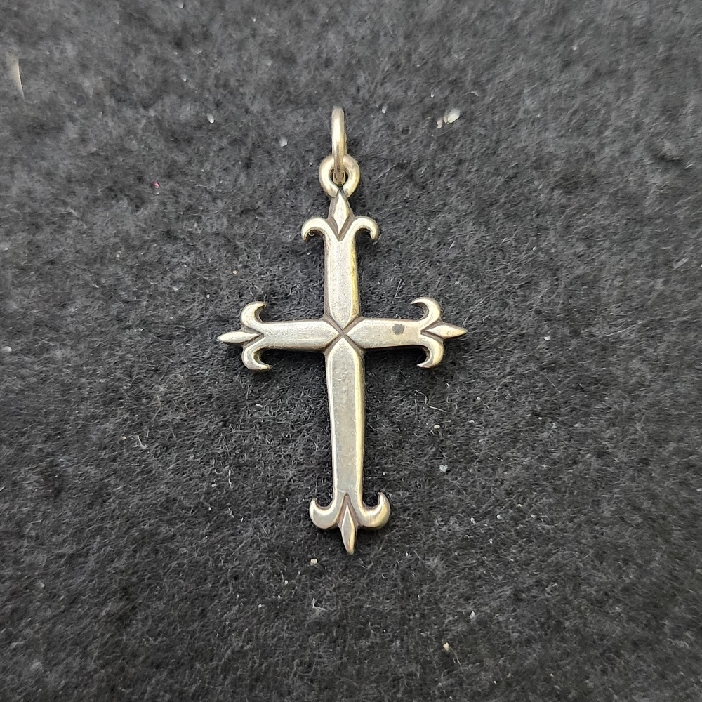 Vintage James Avery Sterling Silver Classic Fleur De Lis Cross Pendant
